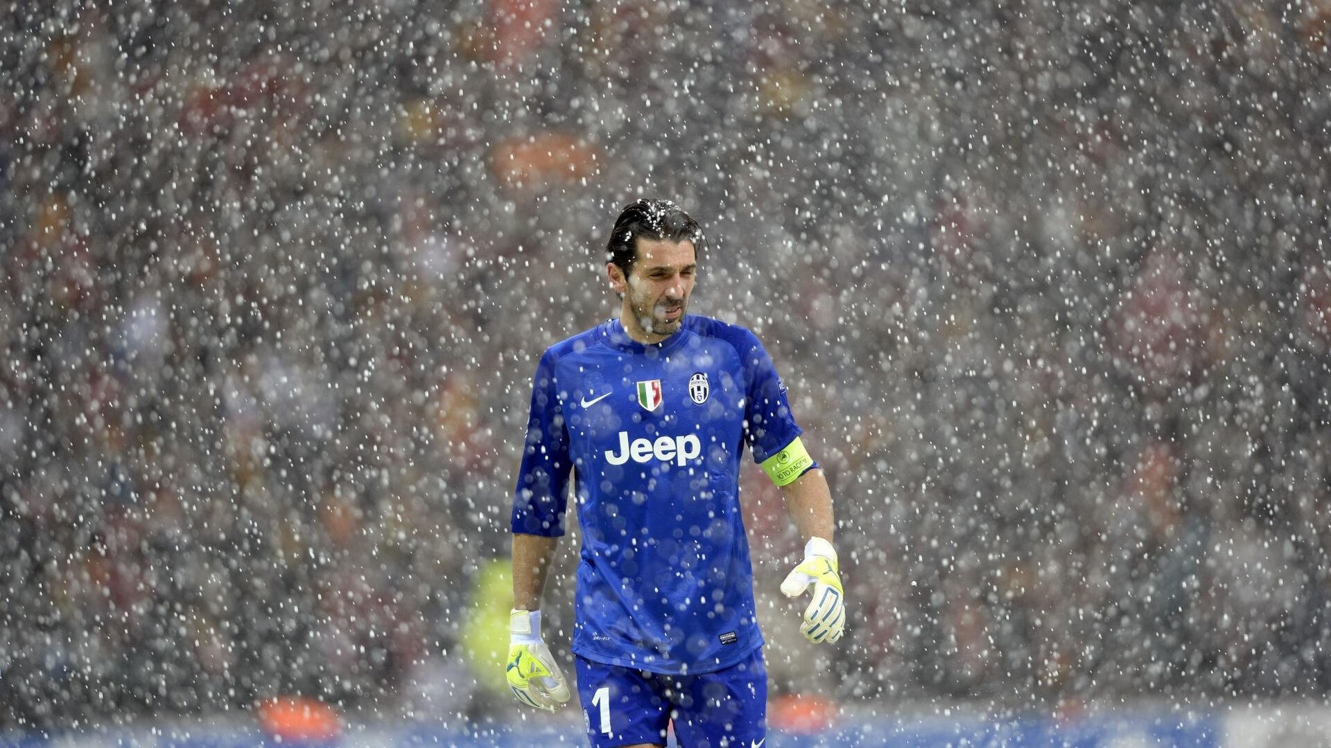 田径赛场焦点！阿根廷队对阵法国队，历史性突破，球队首次挺进决赛