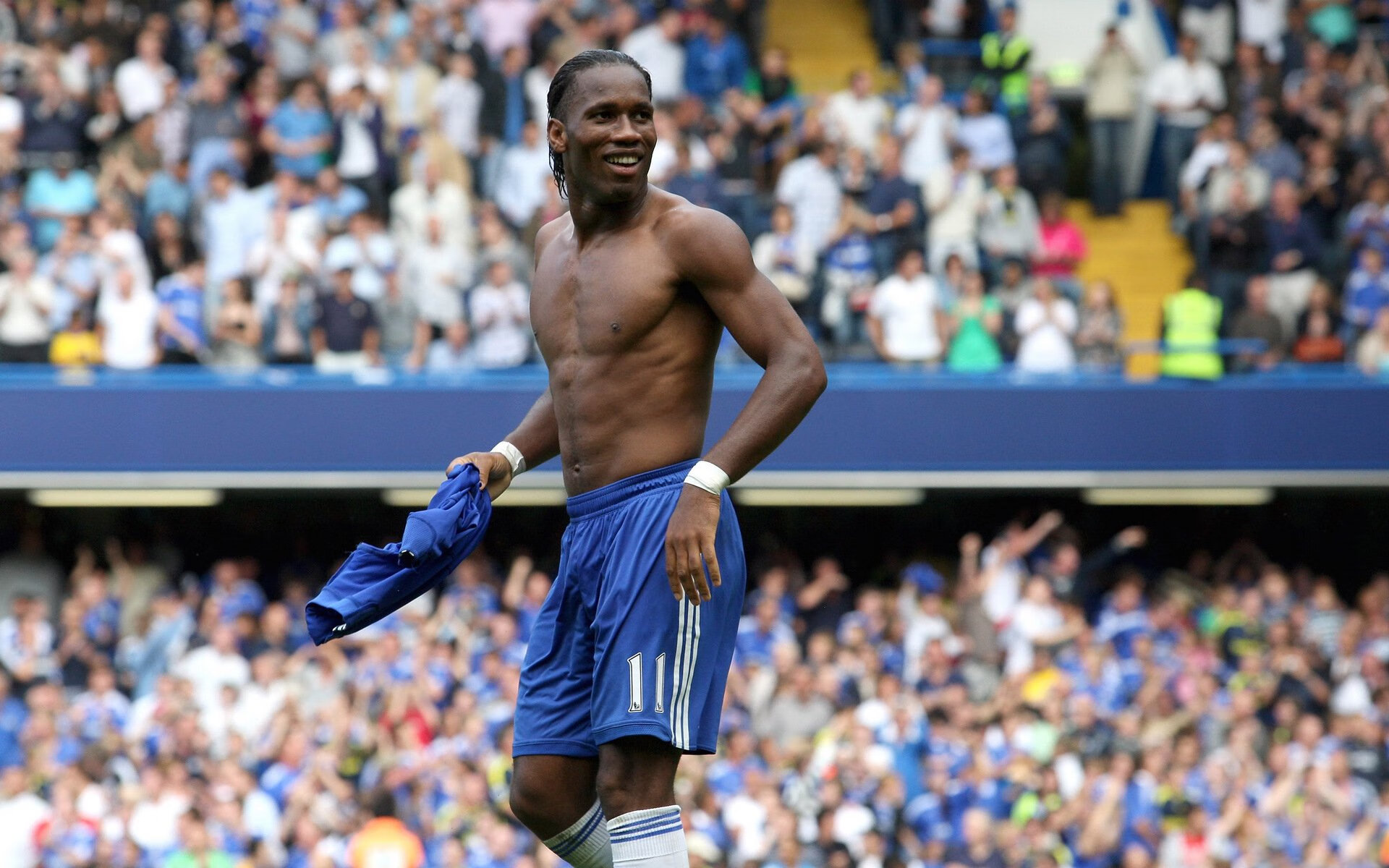 全锦赛四强战爆出冷门！广东男篮大胜达拉斯独行侠，争冠形势突变