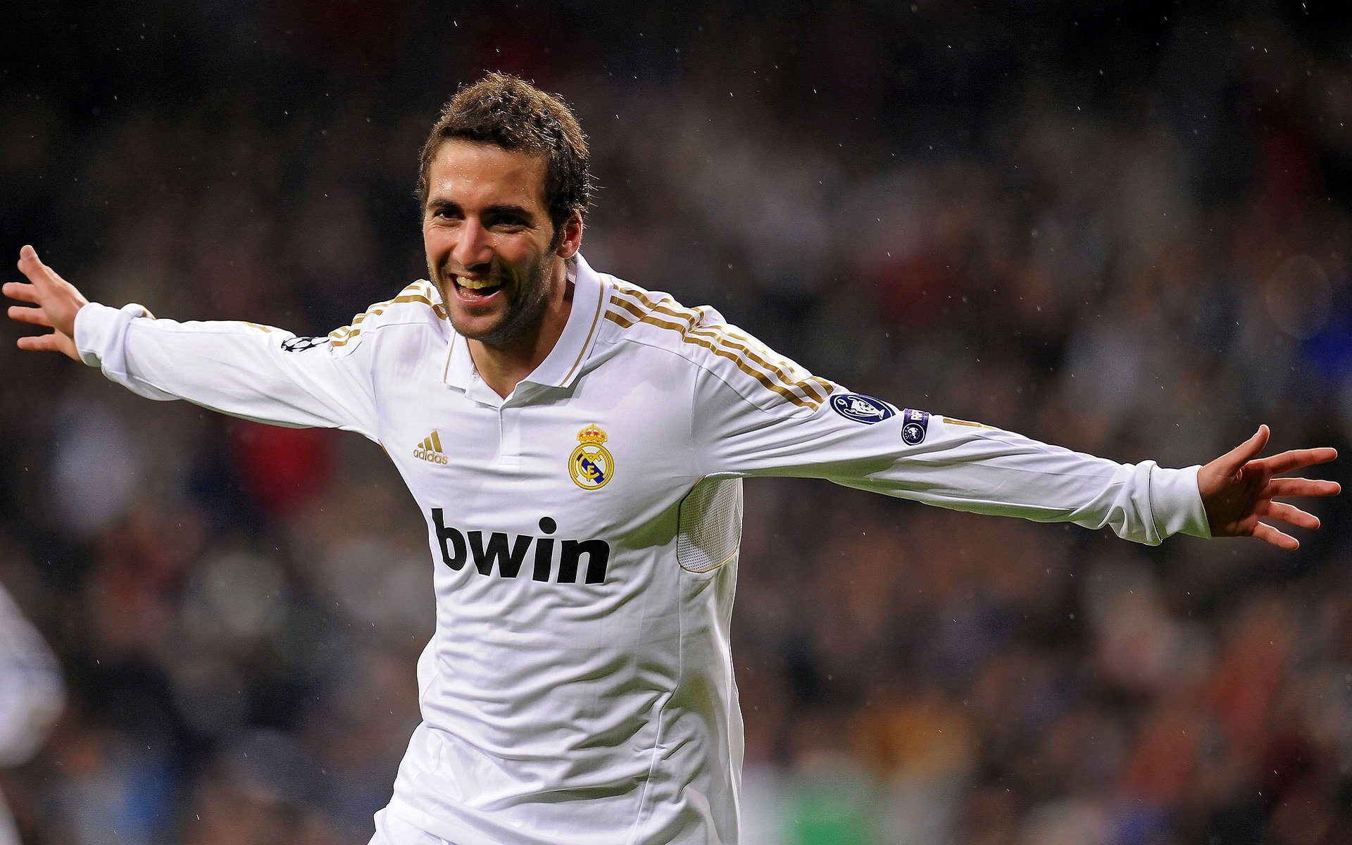 凯恩在塞尔维亚队比赛中败北，势不可挡引发热议！